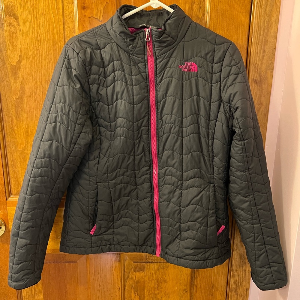 The North face light weight jacket size medium
